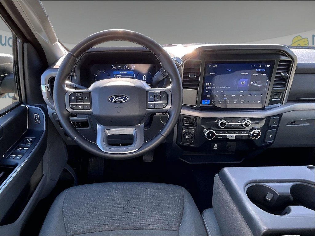 Used 2025 Blue Metallic Ford XLT image 17