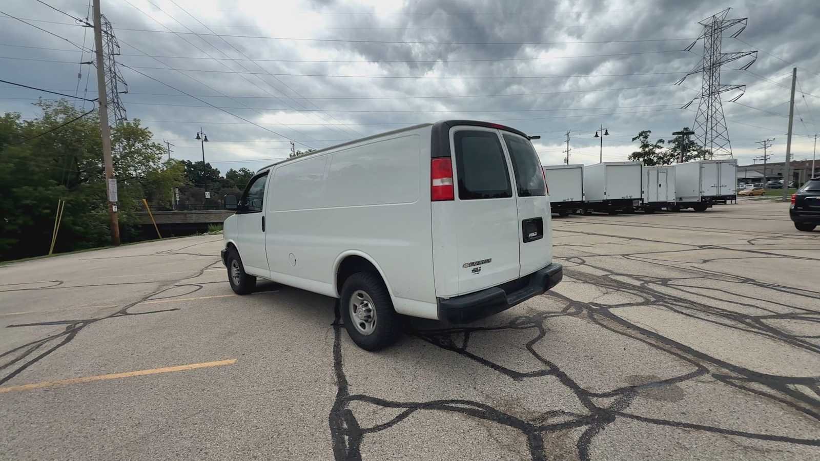 Used 2019 SUMMIT WHITE Chevrolet Work Van image 6