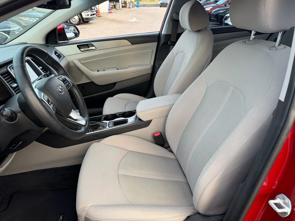Used 2019 Red Hyundai SEL image 10