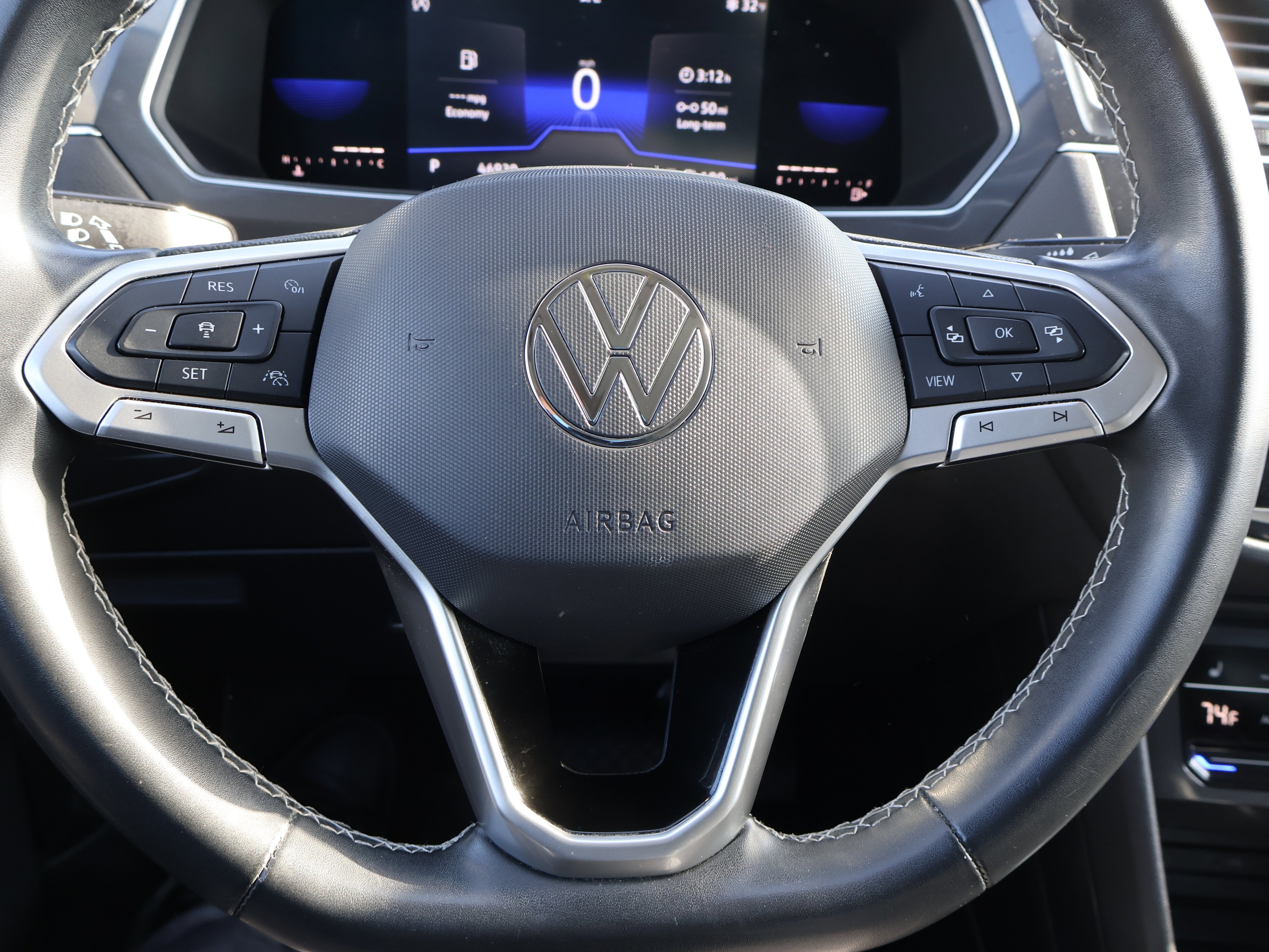 2022 Volkswagen Tiguan SE - Photo 32