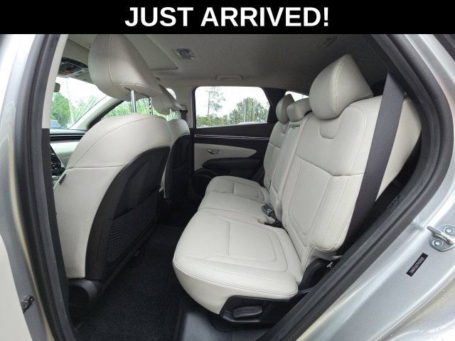 Used 2023 Silver Hyundai SEL image 9