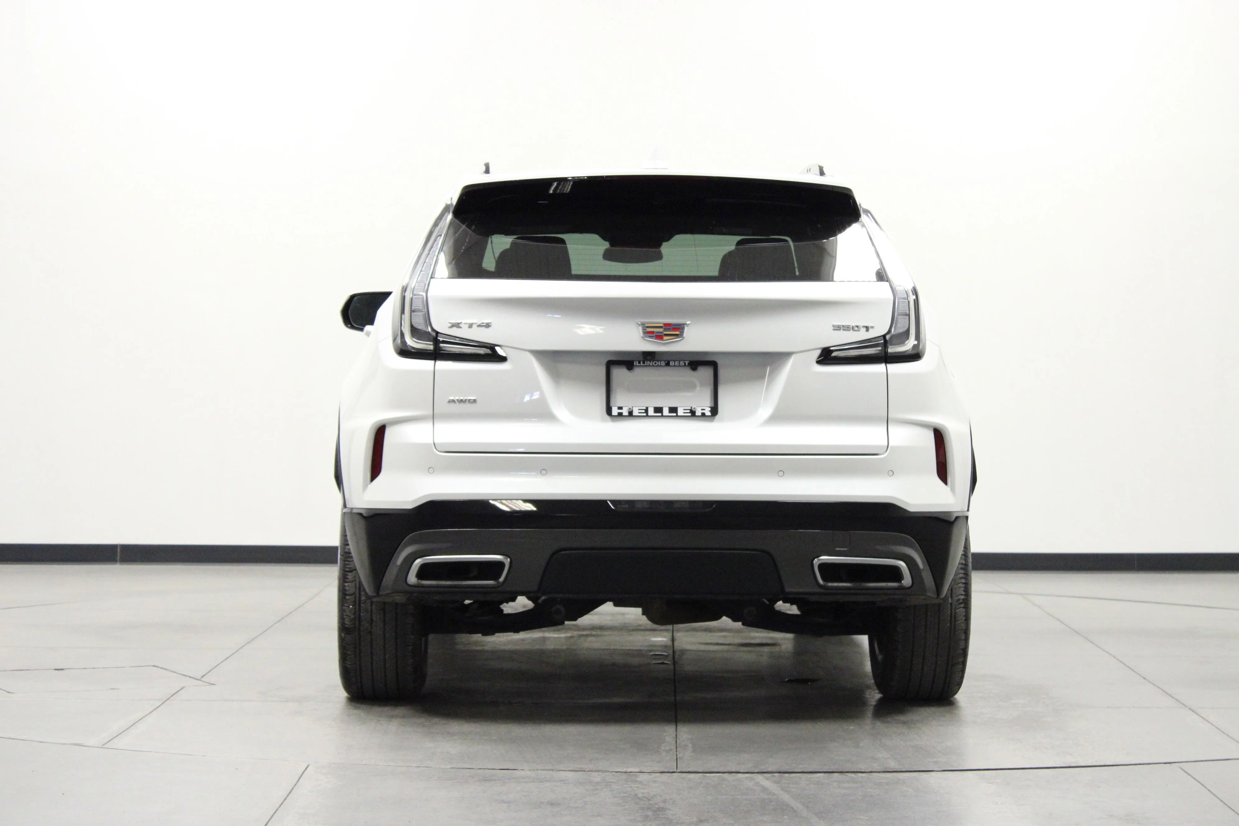 Used 2024 Crystal White Tricoat Cadillac Sport image 5