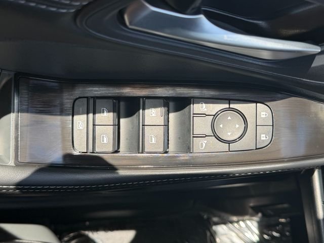 New 2026 Everest White Pearl TriCoat Nissan Dark Armor™ image 14