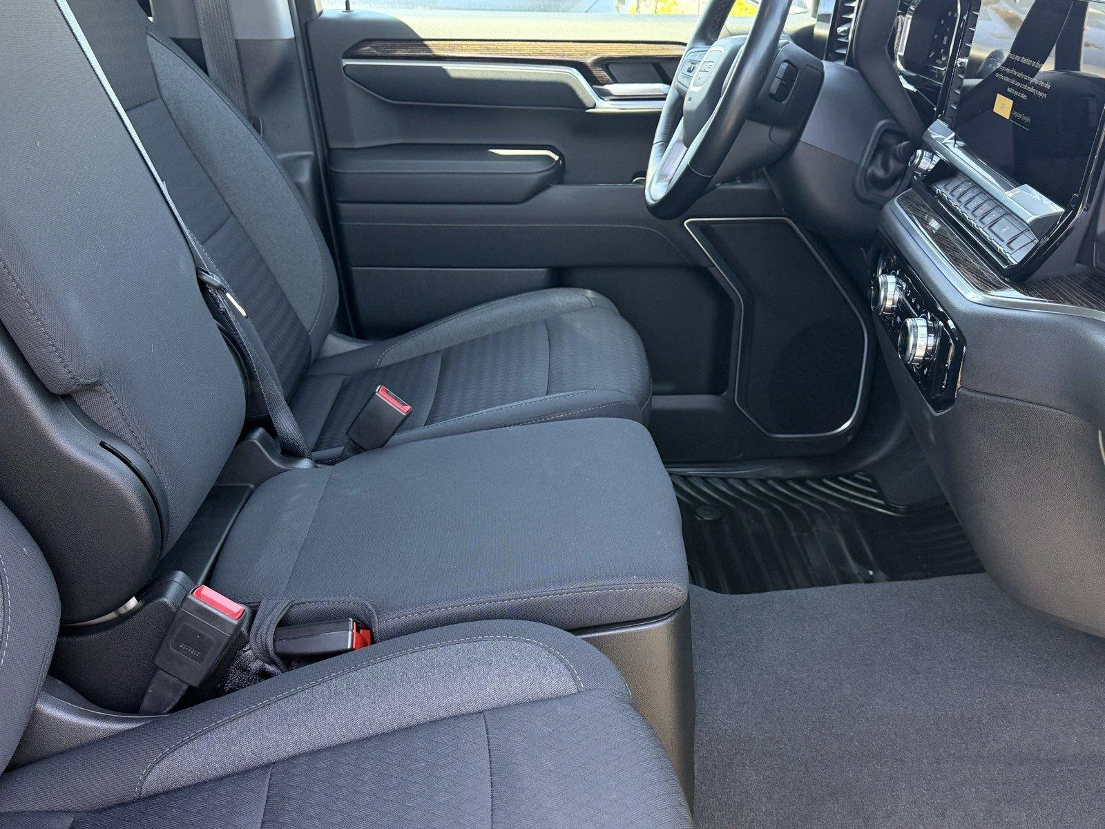 Used 2022 Summit White GMC SLE image 8