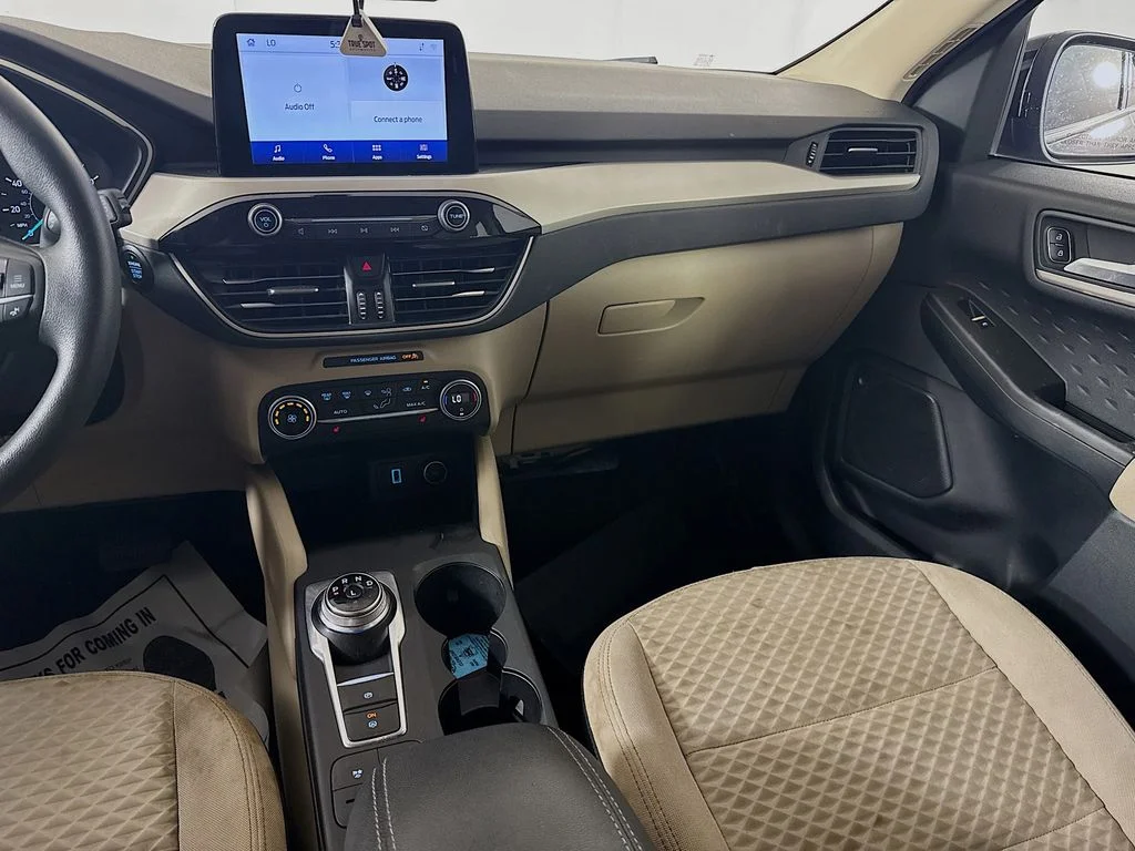 Used 2020 Black Ford SE image 26