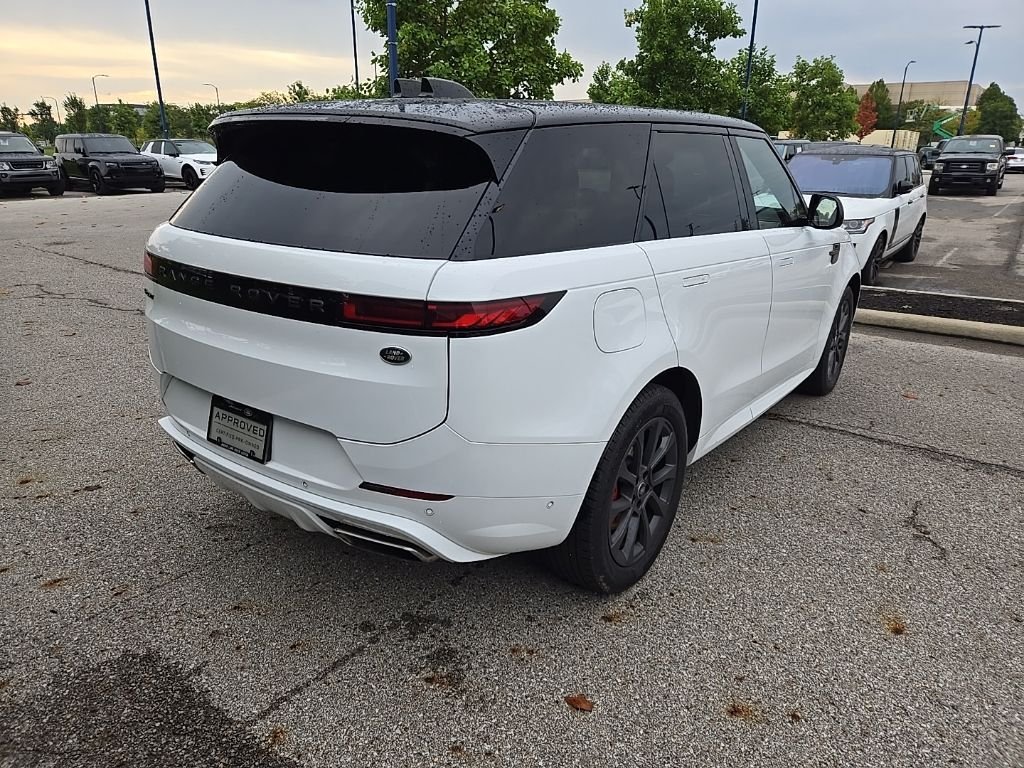 Certified Used 2023 Fuji White Land Rover SE Dynamic image 5
