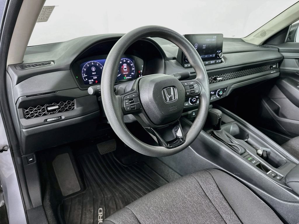 2025 Honda Accord SE - Photo 10