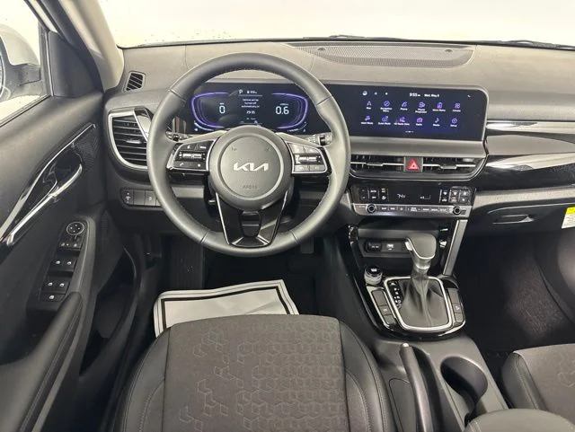 New 2026 White Kia S image 27