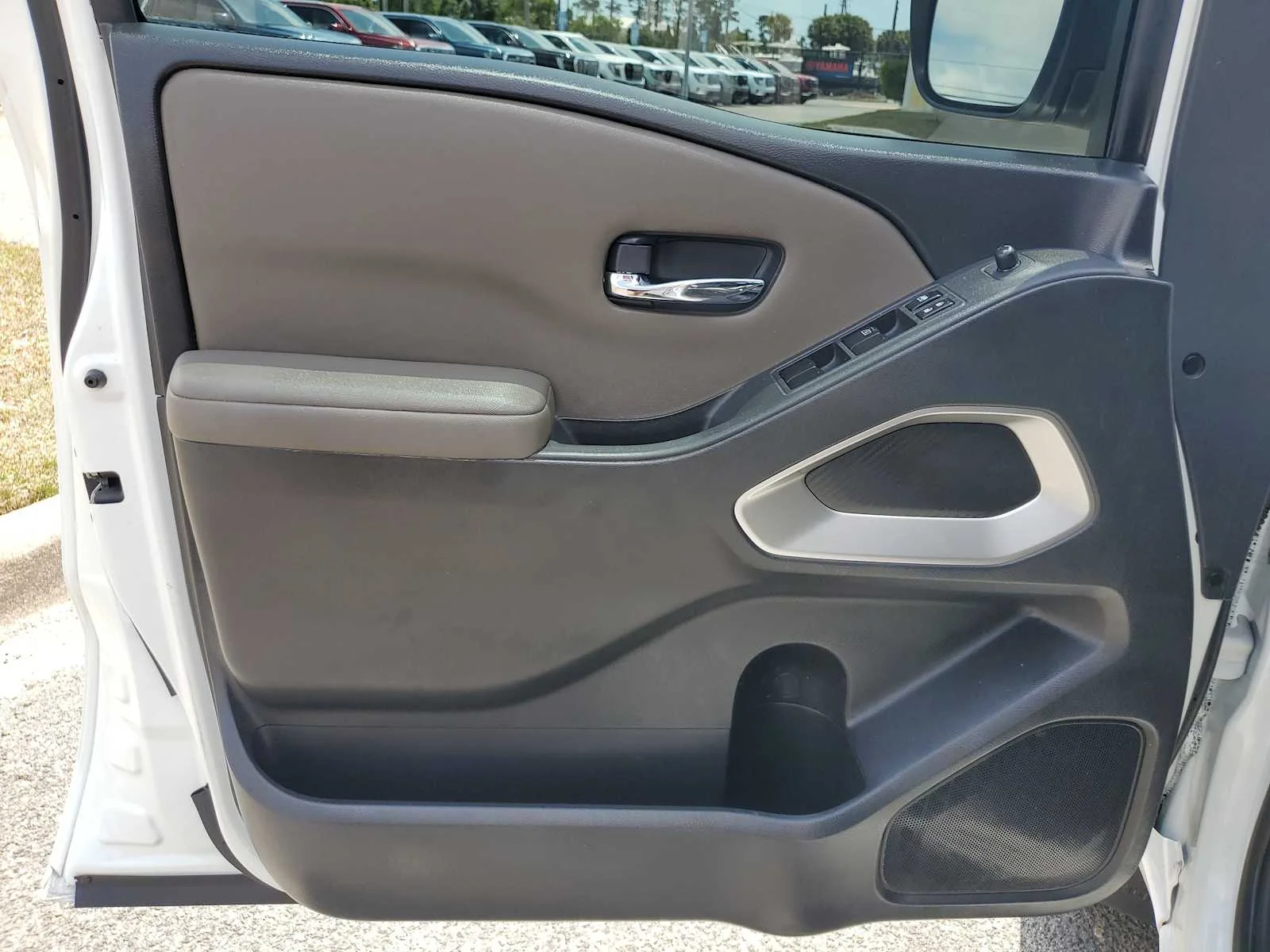 2023 Nissan Frontier SV - Photo 15