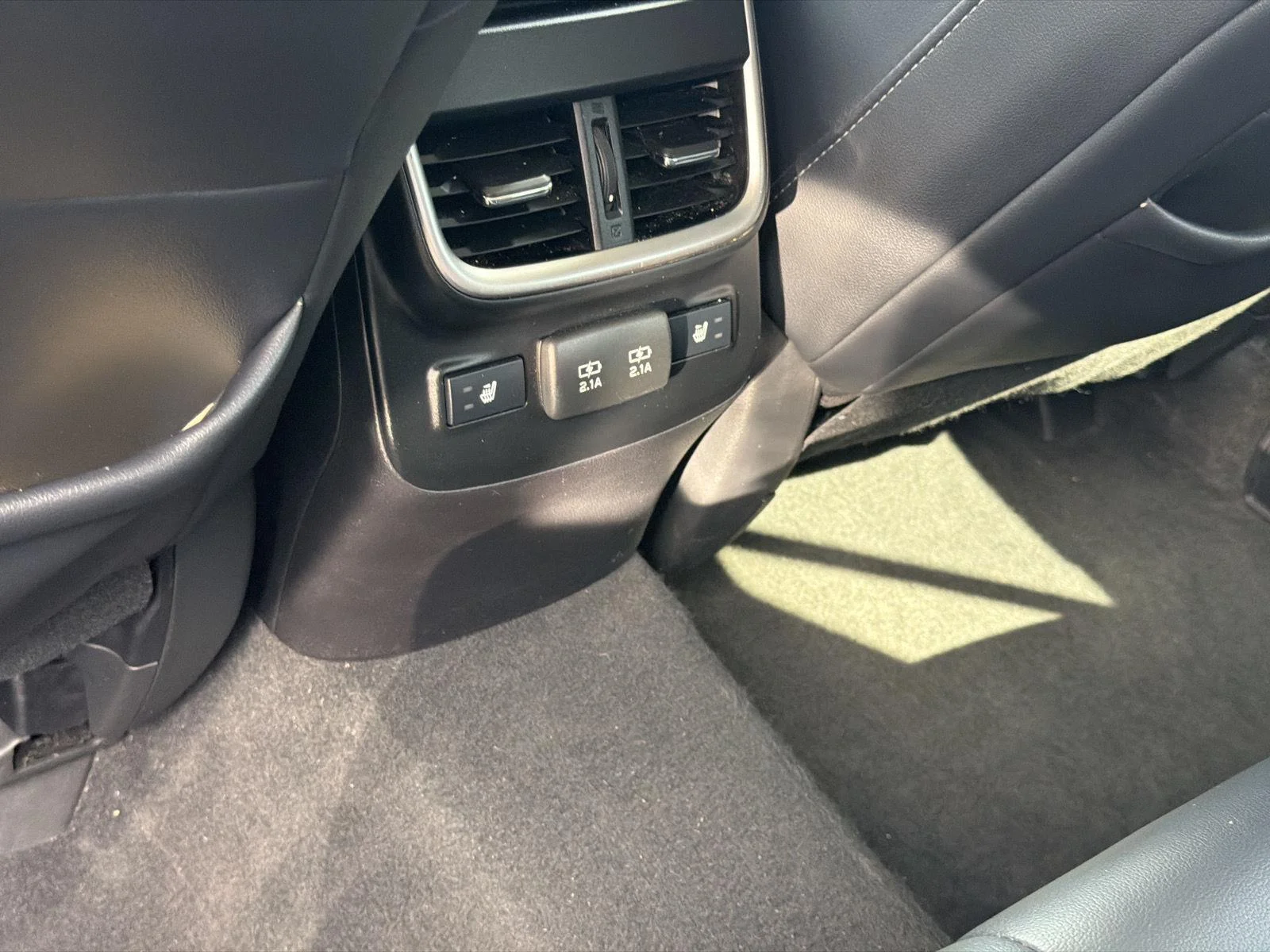 Used 2020 Magnetite Gray Metallic Subaru Limited image 18