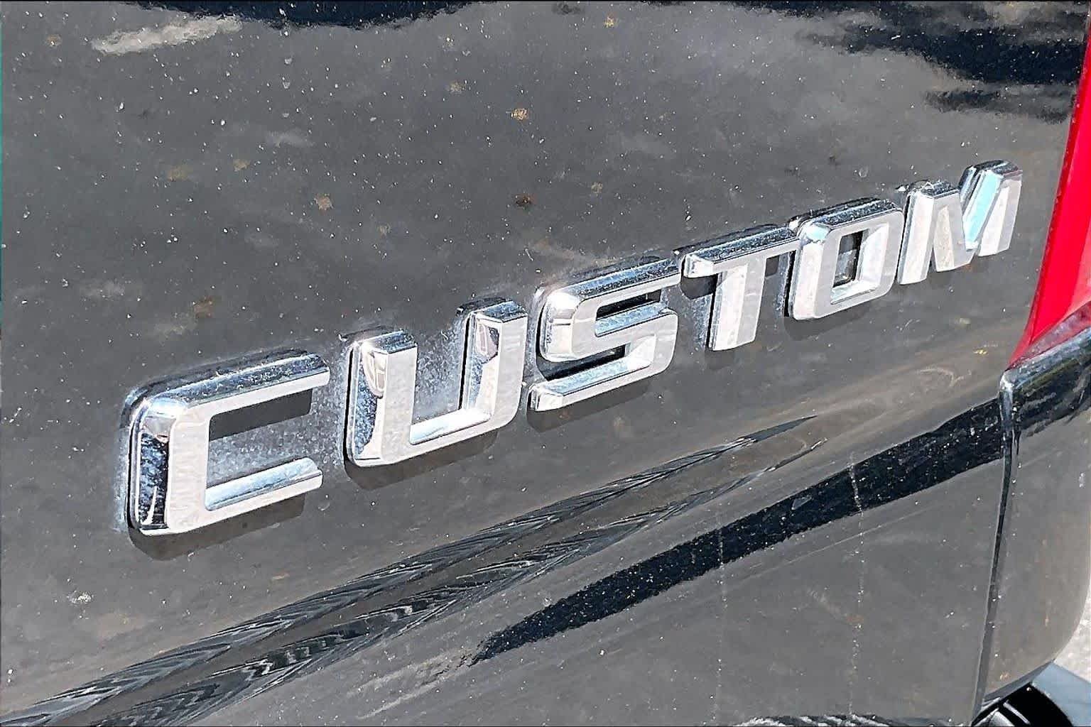 Used 2020 Black Chevrolet Custom image 9