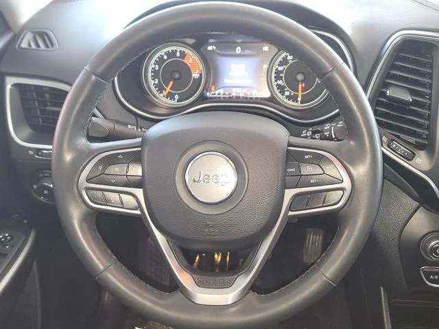 Used 2022 White Jeep Latitude Lux image 15