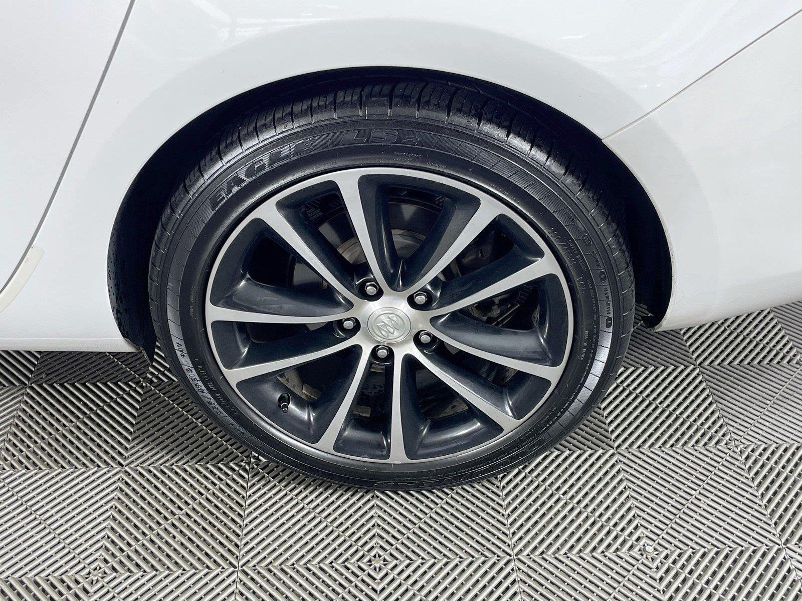 Used 2017 SUMMIT WHITE Buick Sport Touring image 32
