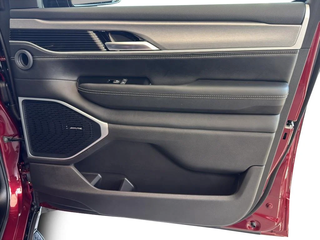 New 2026 Velvet Red Pearlcoat (DISC) Jeep Limited Altitude image 8