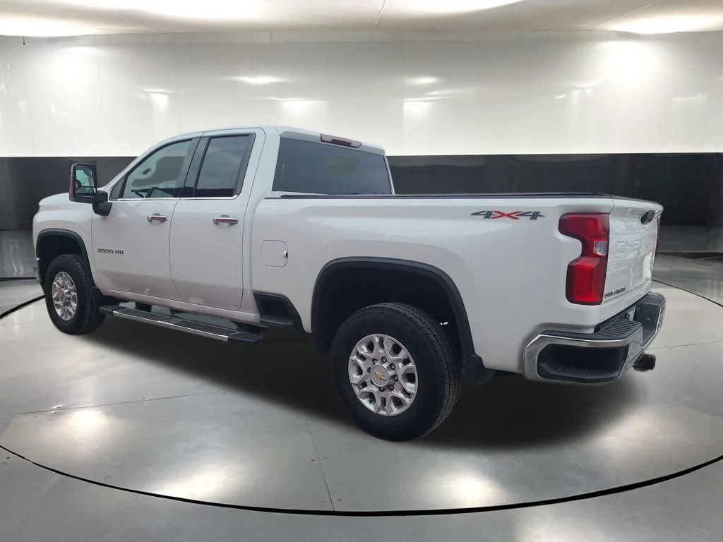 Used 2022 White Chevrolet LTZ image 9