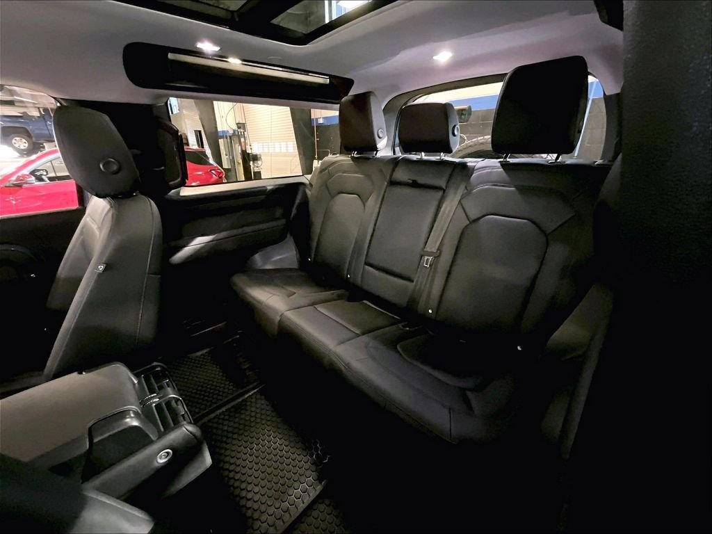 Used 2025 Blue Land Rover S image 15