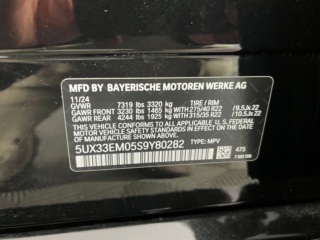 Used 2025 Black BMW M60i image 26