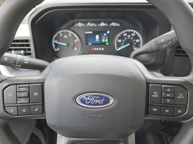 2025 Ford F-350 Super Duty Chassis Cab XL - Photo 15