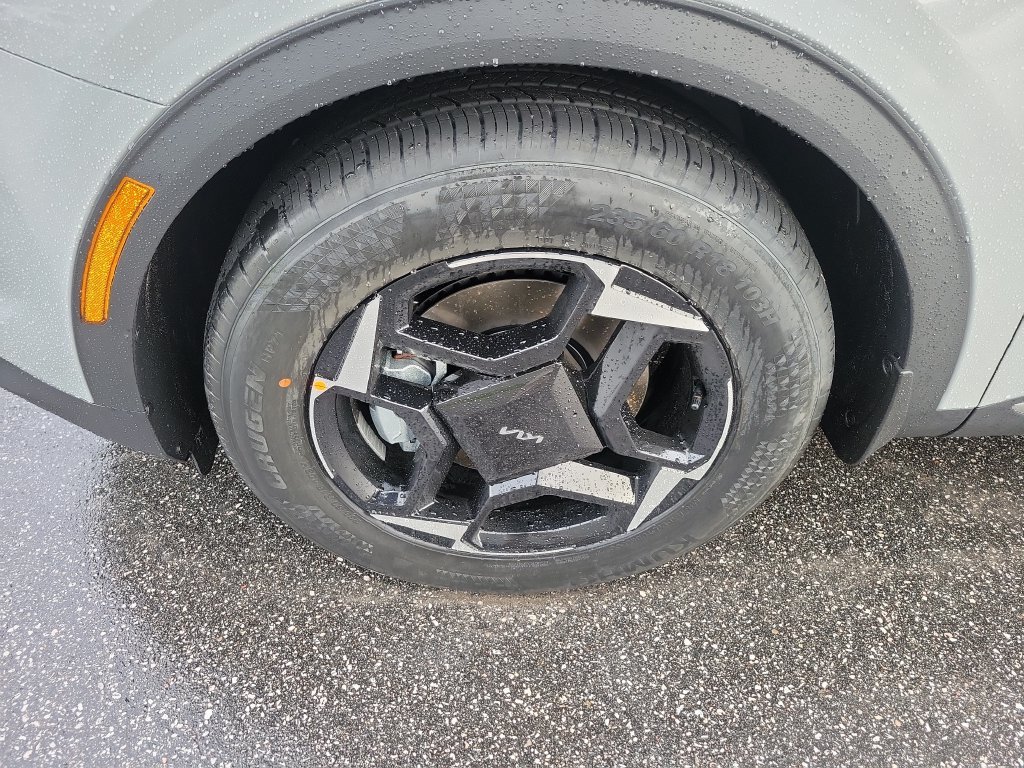 New 2027 Wolf Gray Kia EX image 3