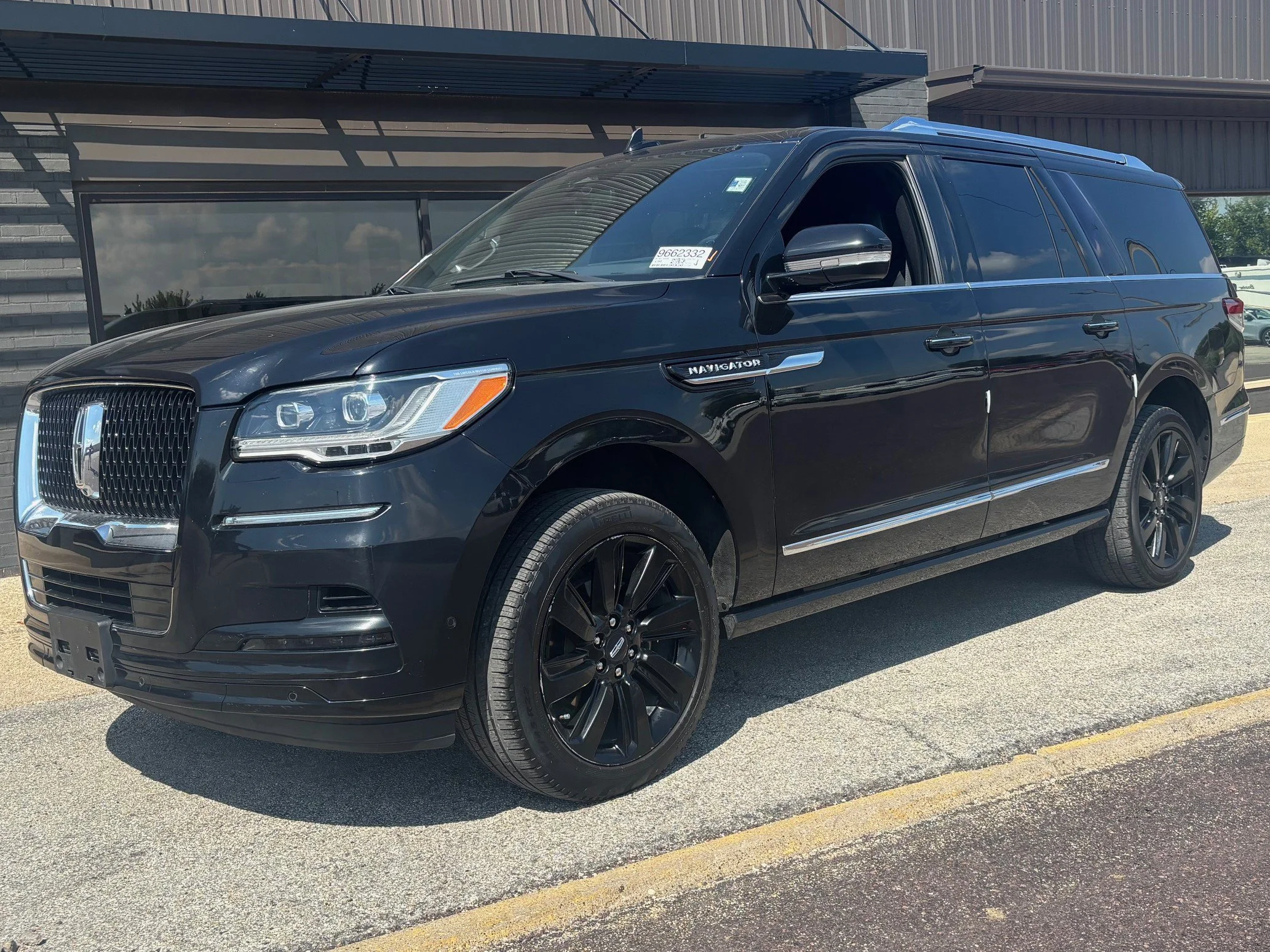 Used 2022 Black Metallic Lincoln Reserve image 3