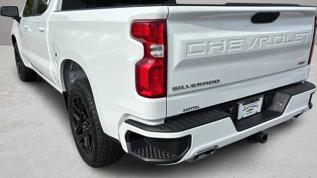 Used 2025 Summit White Chevrolet RST image 36