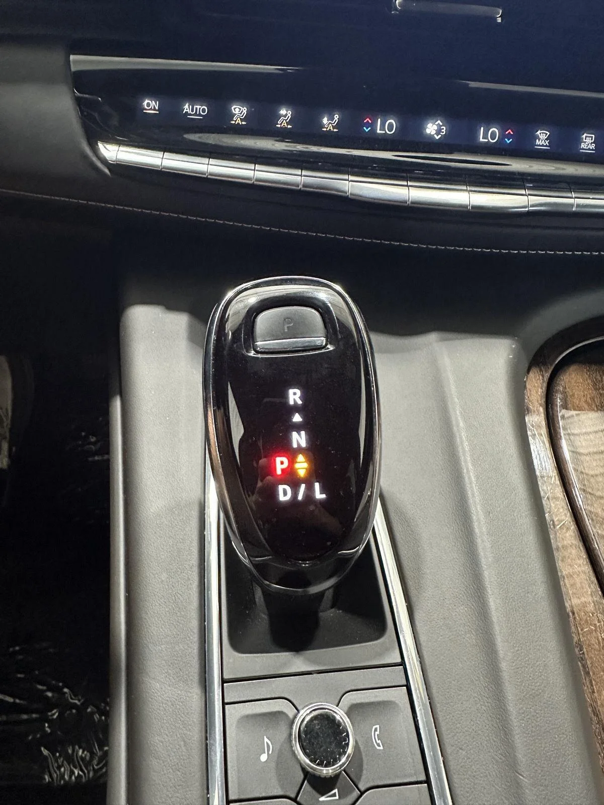 Used 2023 Crystal White Tricoat Cadillac Sport Platinum image 16