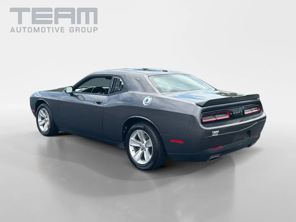 Used 2023 Gray Dodge SXT image 5