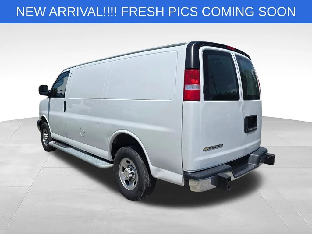 Used 2024 Summit White Chevrolet WT image 5
