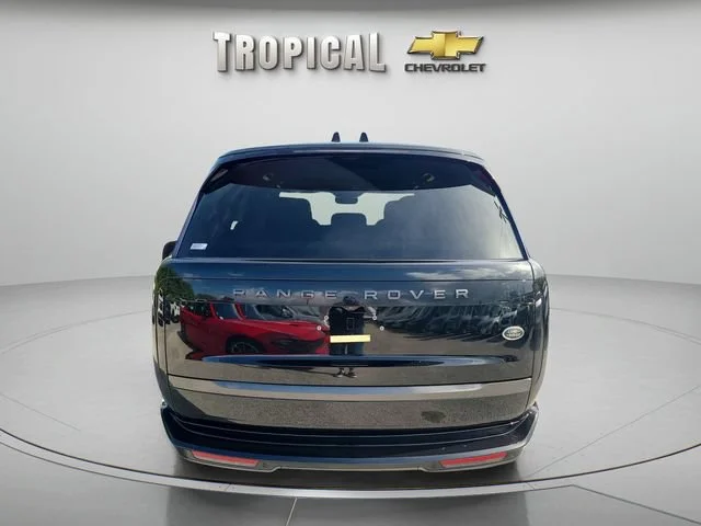 Used 2023 Black Land Rover SE image 4