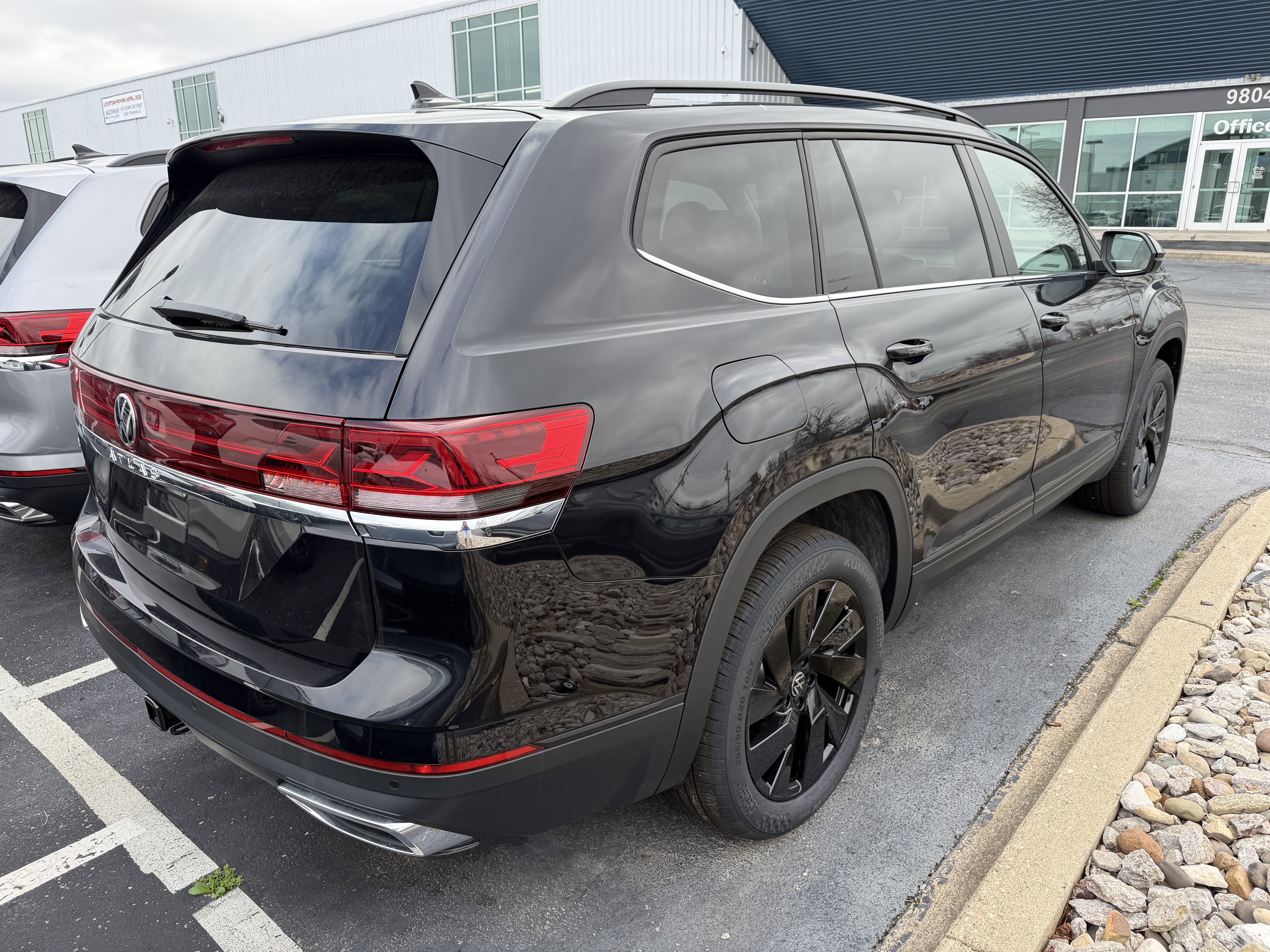 New 2026 Deep Black Pearl Volkswagen 2.0T SE w/Technology image 7