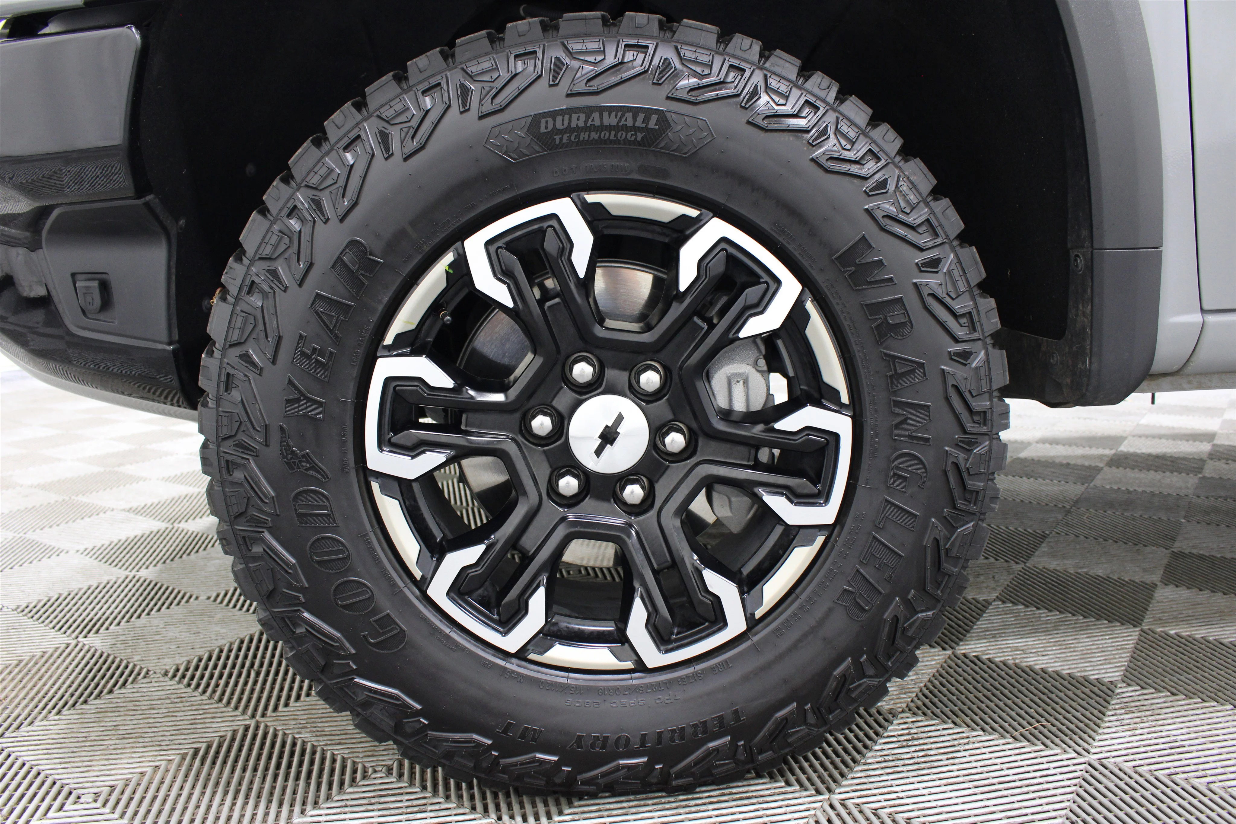2024 Chevrolet Silverado 1500 ZR2 - Photo 35