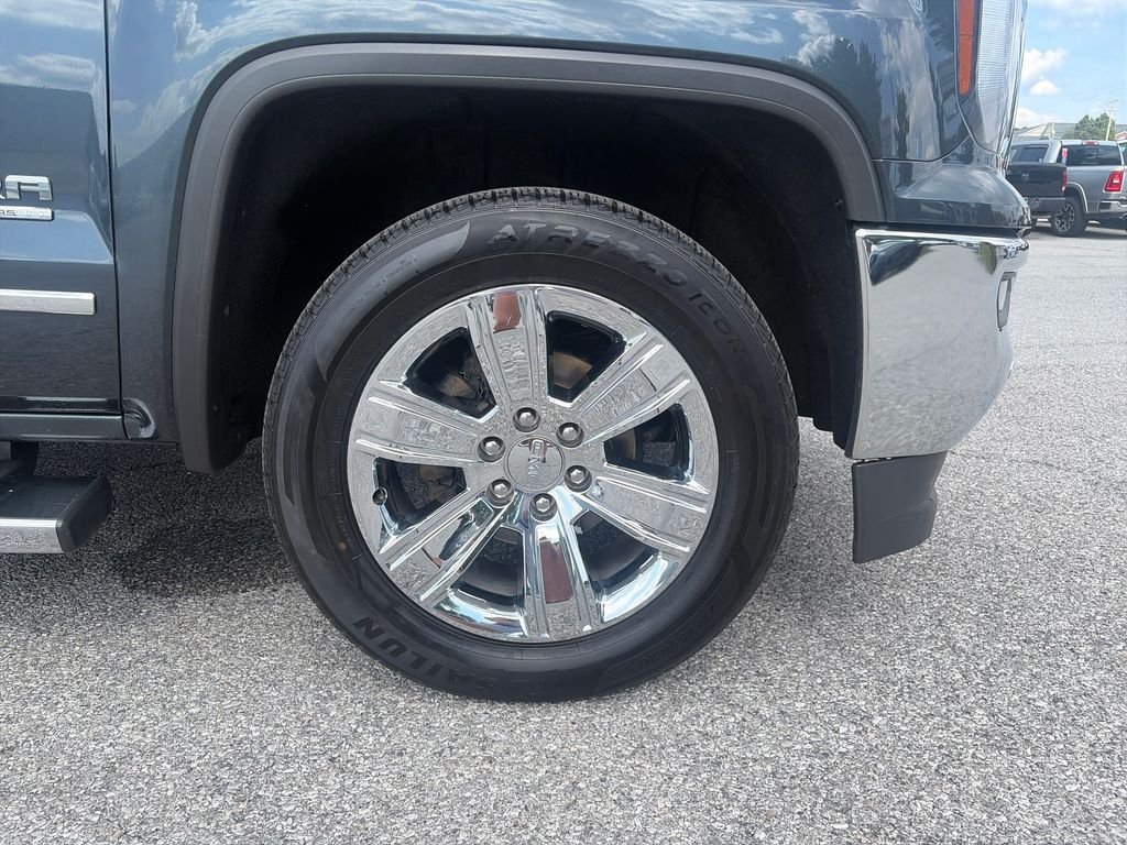 Used 2018 Gray GMC SLT image 47