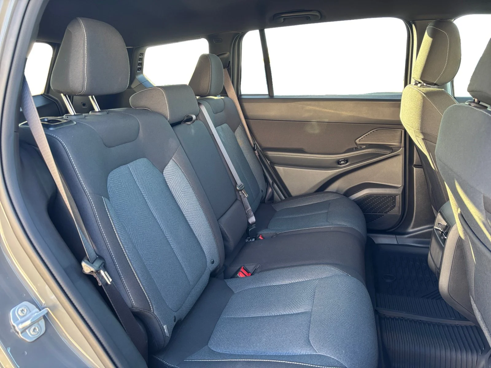 New 2026 STING GREY Jeep Laredo image 18