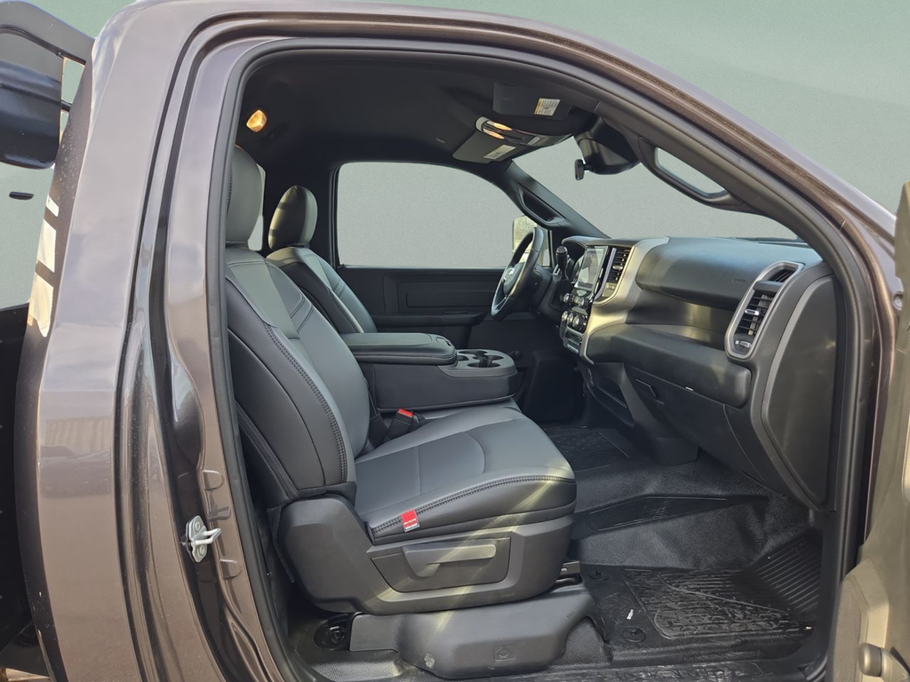 New 2025 Granite Crystal Metallic Clearcoat RAM Tradesman image 30