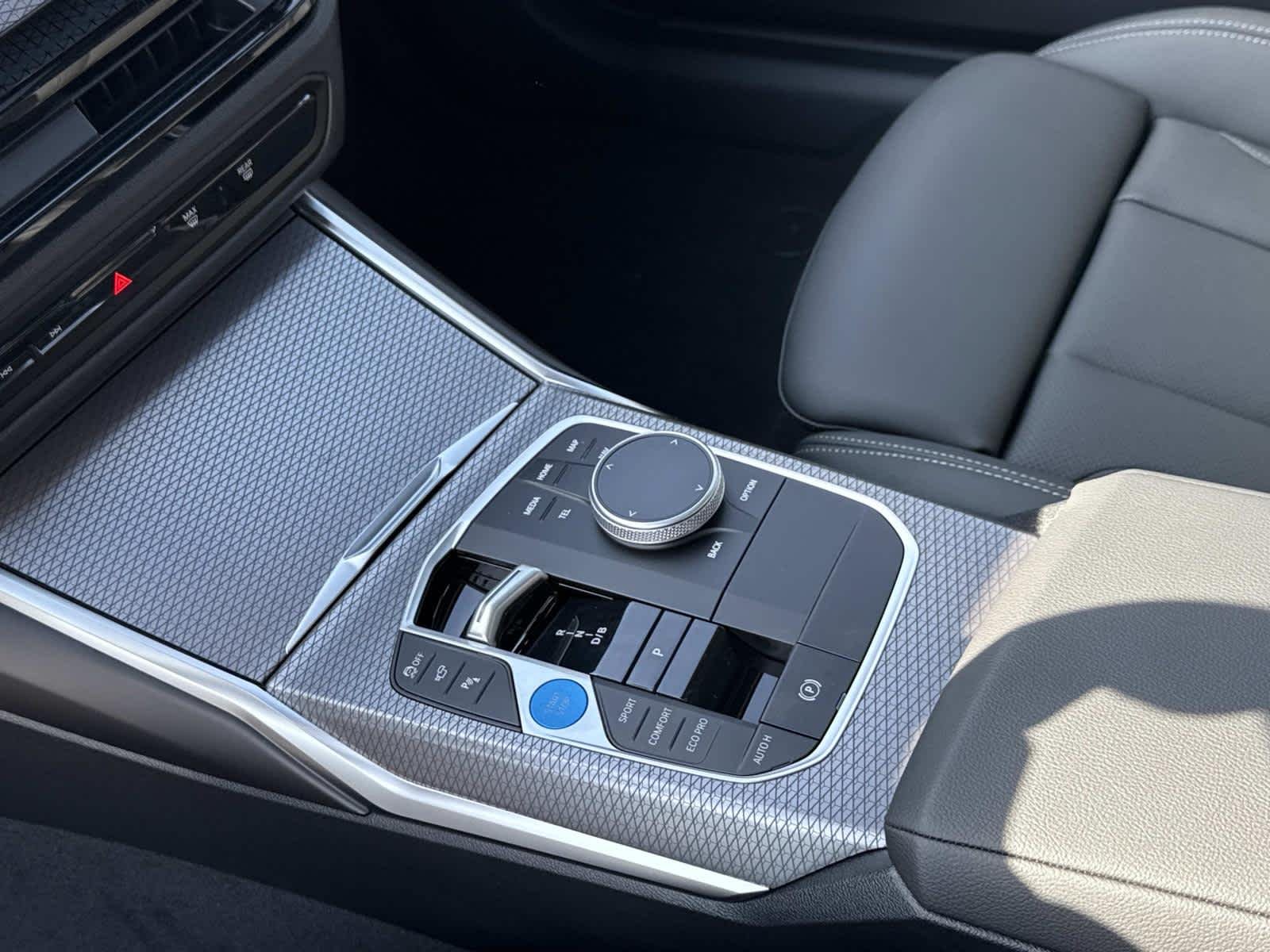 New 2026 Skyscraper Grey Metallic BMW xDrive40 image 21