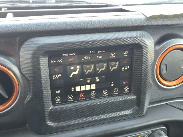 Used 2020 Silver Jeep Mojave image 32
