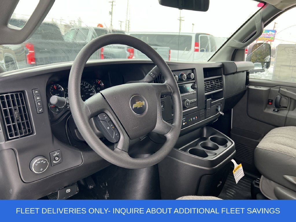 2025 Chevrolet Express Cargo Work Van - Photo 4