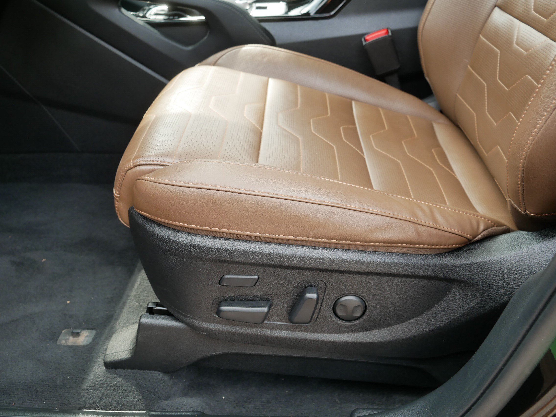 Certified Used 2022 Black Copper Kia SX image 20