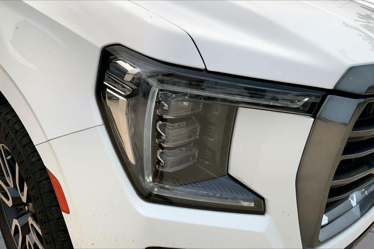 Used 2021 Summit White GMC AT4 image 26