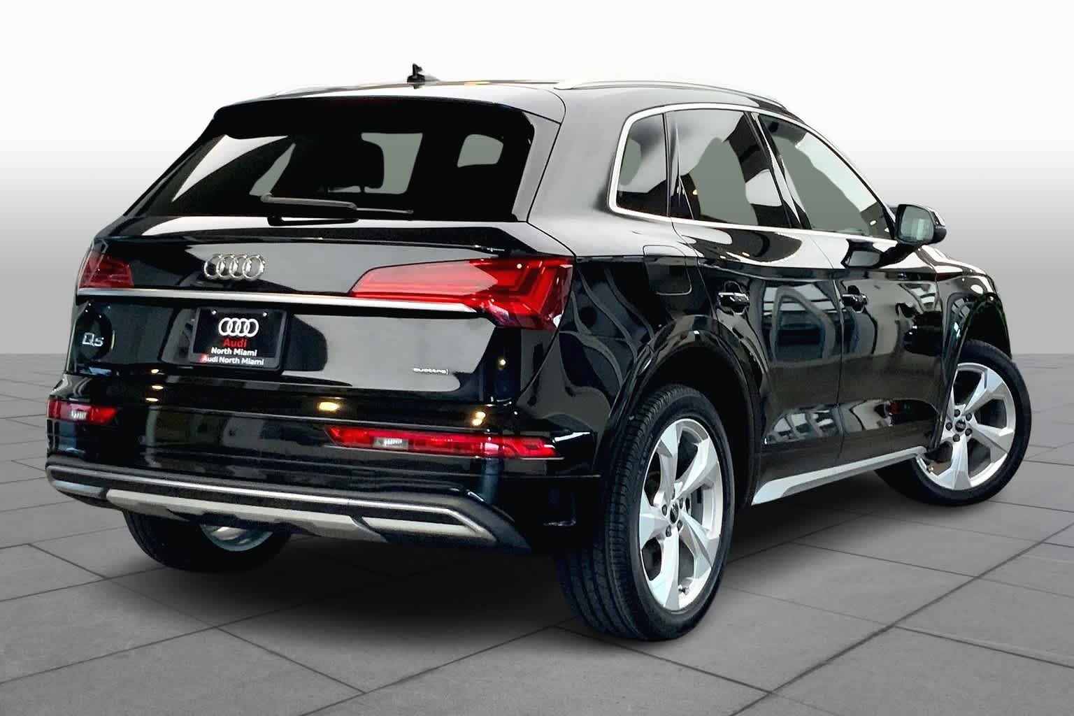 Used 2021 Mythos Black Metallic Audi Premium Plus image 13
