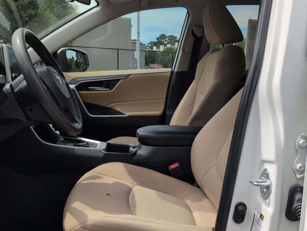 Used 2023 White Toyota XLE image 11