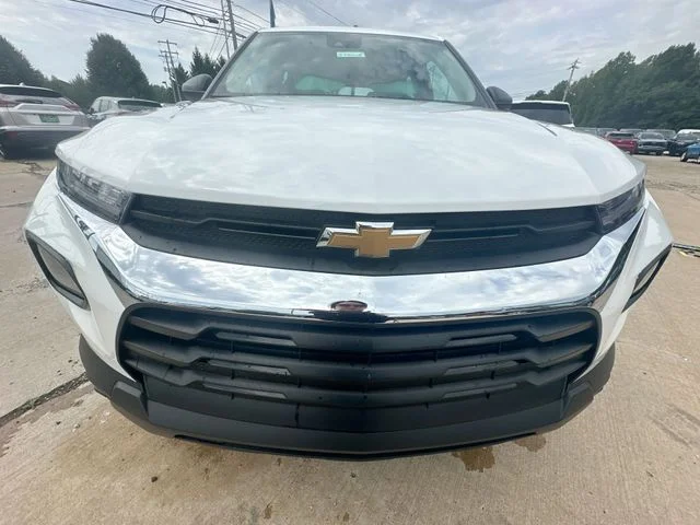 Used 2023 White Chevrolet LS image 33