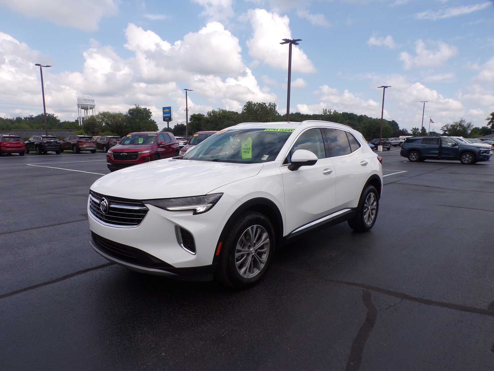 Used 2022 Summit White Buick Preferred image 7