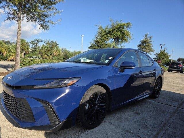 Used 2026 Reservoir Blue Toyota SE image 1