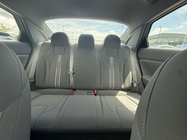 Used 2023 Black Hyundai SEL image 21