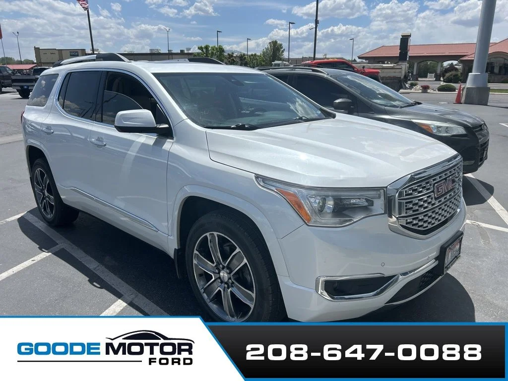 Used 2017 White Frost Tri-Coat GMC Denali image 4