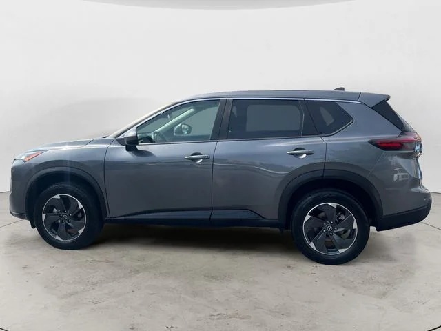 Used 2025 Gray Nissan SV image 8