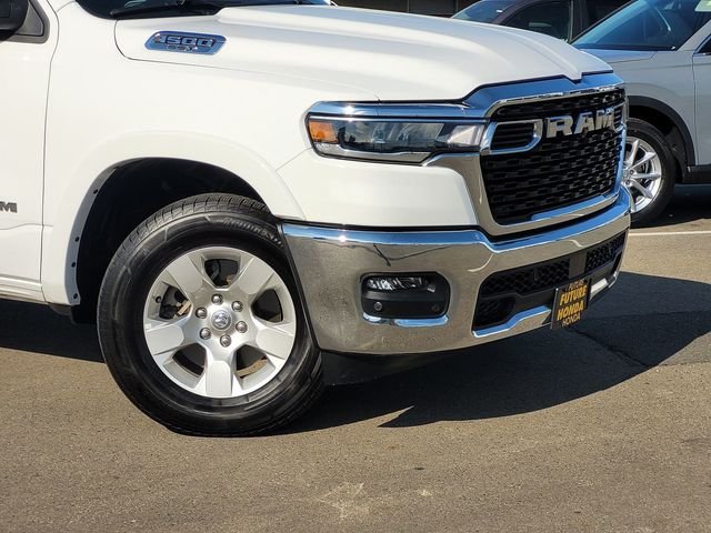 Used 2025 White Ram Big Horn/Lone Star image 9