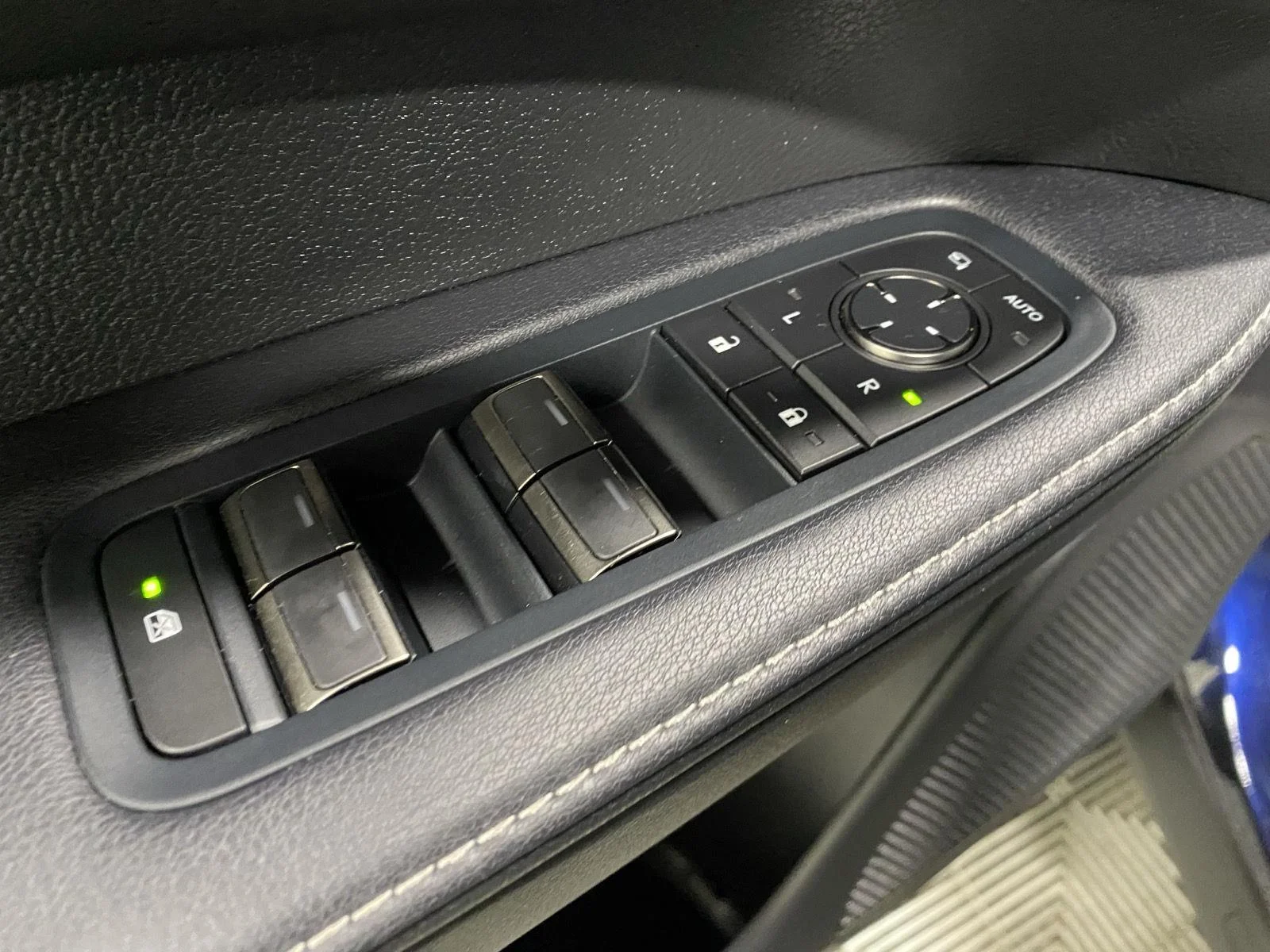 Used 2024 Nightfall Mica Lexus RX 350 Premium image 25