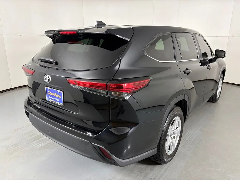 Used 2023 Black Toyota L image 8